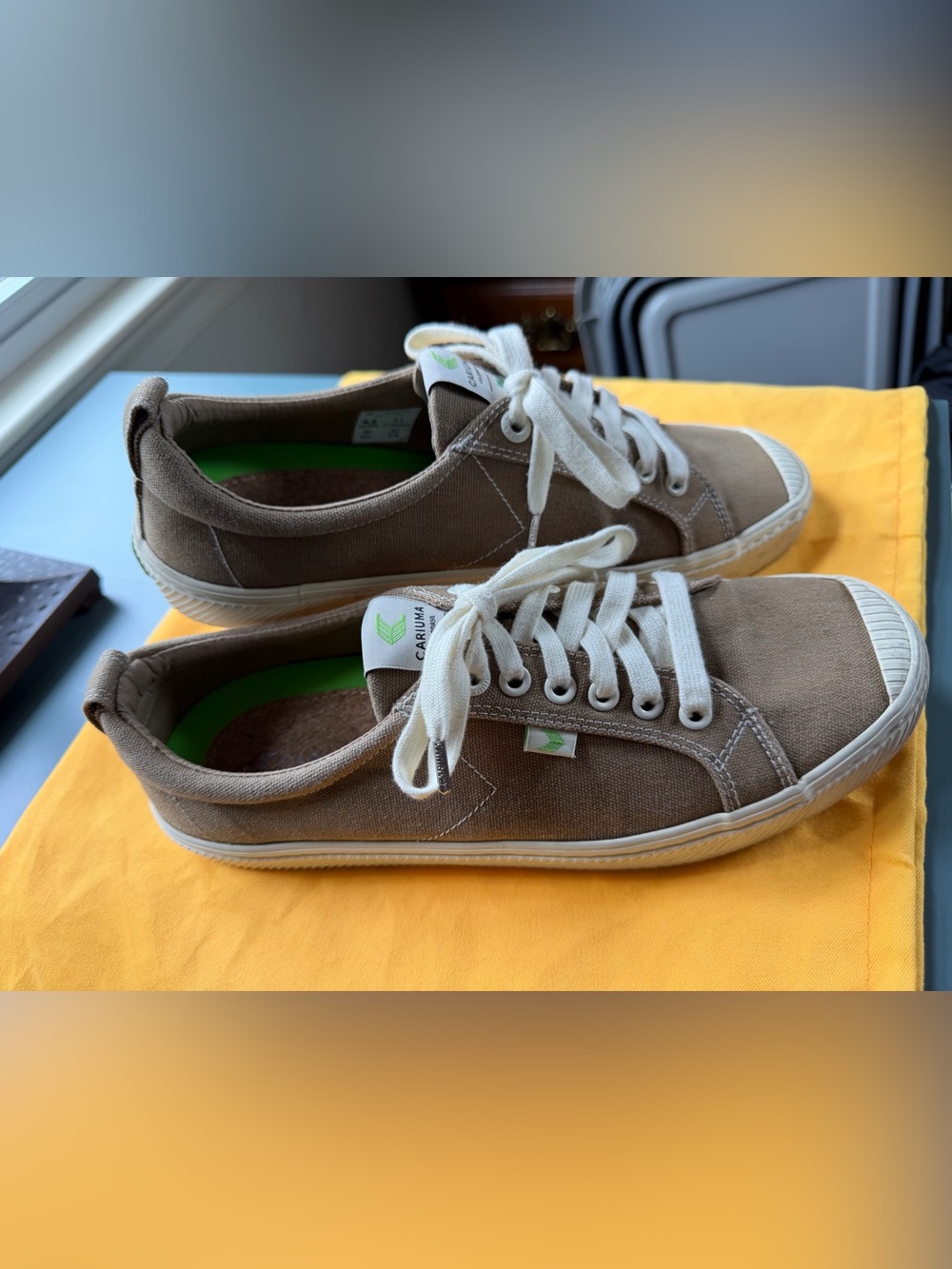 Cariuma Brown Canvas Low-Top Sneakers with Cream Laces